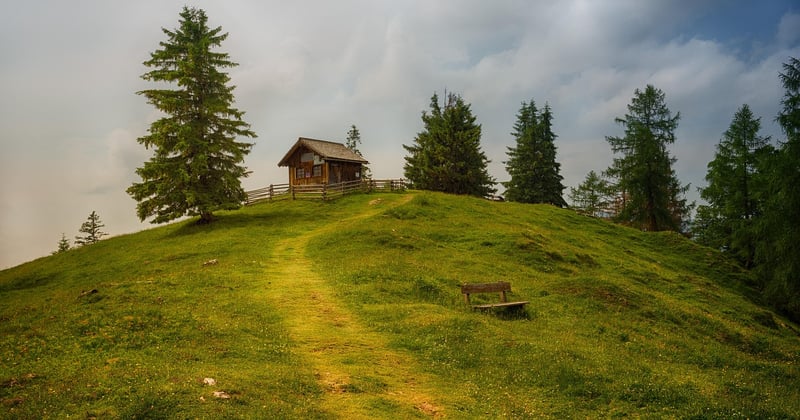 Camping insolite en famille dans le Jura : 7 expériences inoubliables